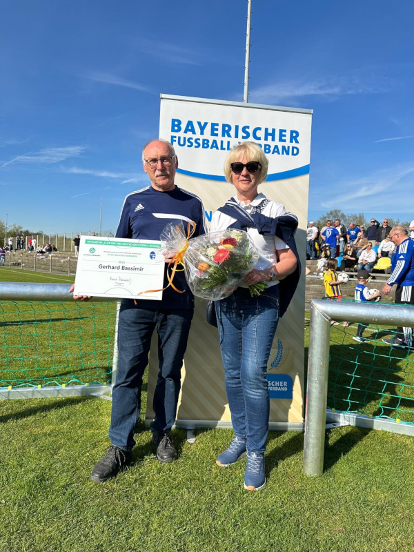 Gerhard Bassimir in den „Club 100“ des DFB aufgenommen