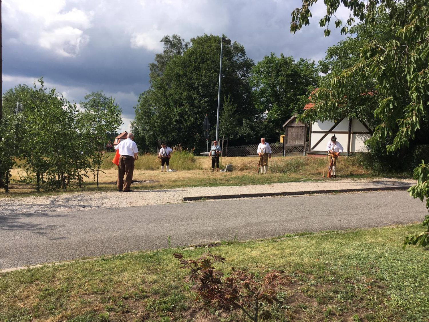 Böllerschützen bei der Eröffnung der Renzenhofer Kärwa